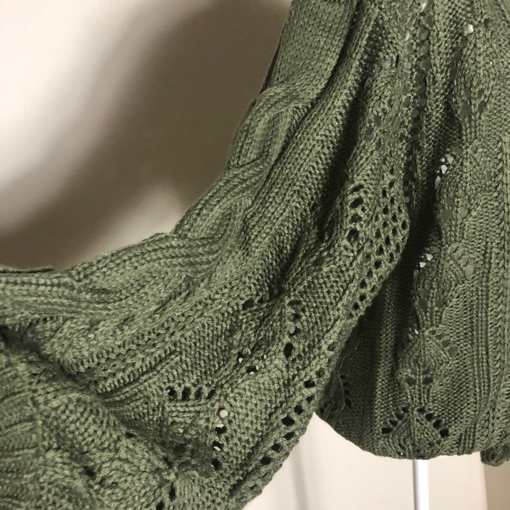 Kori off the Shoulder cable Knit Sweater - Picture 4 of 5